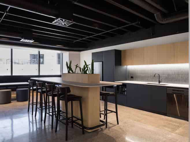 GRADE A BESPOKE FITOUT WITH CBD OUTLOOK
