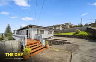 17 Hoskins Avenue, Hillsborough