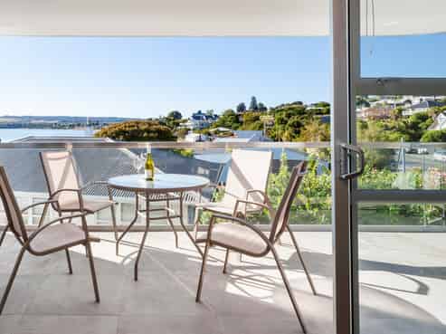 11/2 Lowell Place, Waipahihi