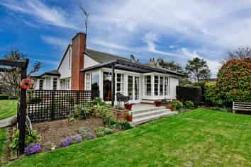 66 Park Street, Gladstone