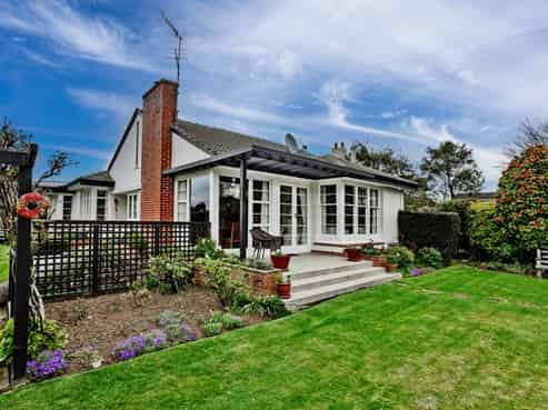 66 Park Street, Gladstone