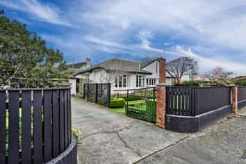 66 Park Street, Gladstone