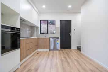 8/40 St Leonards Road, Kelston