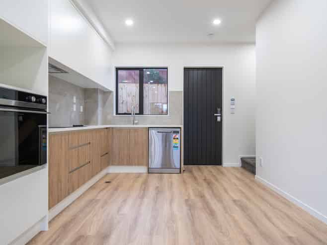 8/40 St Leonards Road, Kelston