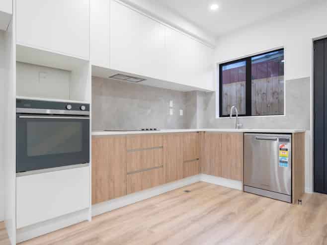 8/40 St Leonards Road, Kelston