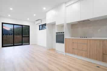 8/40 St Leonards Road, Kelston