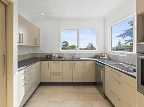 20 Shakespeare Road, Bastia Hill