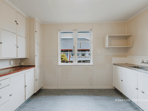 8 and 8a Sare Crescent, Fairfield