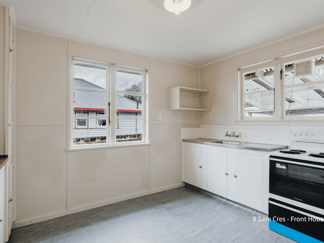 8 and 8a Sare Crescent, Fairfield
