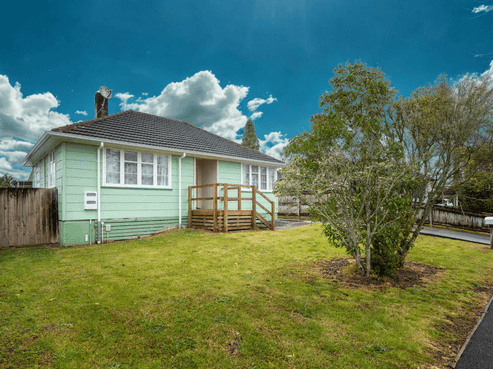 8 and 8a Sare Crescent, Fairfield