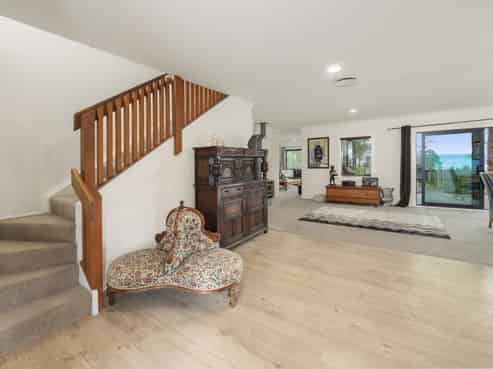 10A Cooper Avenue, Holdens Bay