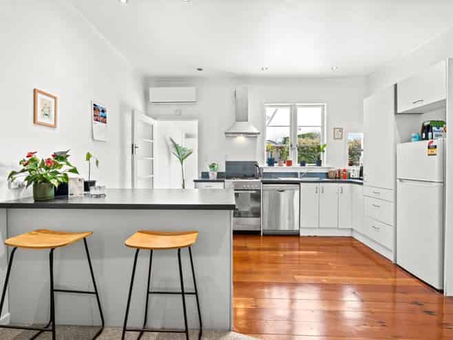 3A Lovatt Crescent , Kensington