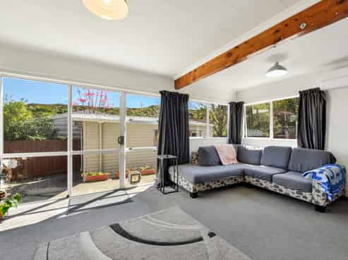 2/74 Scotia Street, Wakatu