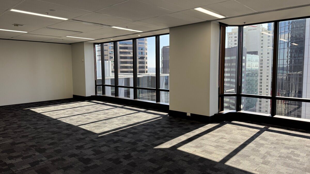 Walk Straight In - Office Available