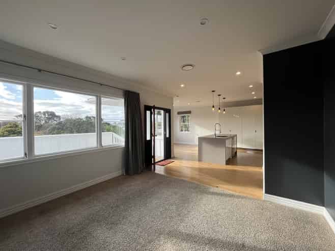 54 Waiwaka Terrace, Strandon