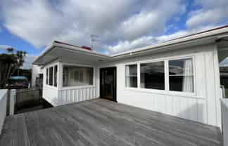 54 Waiwaka Terrace, Strandon