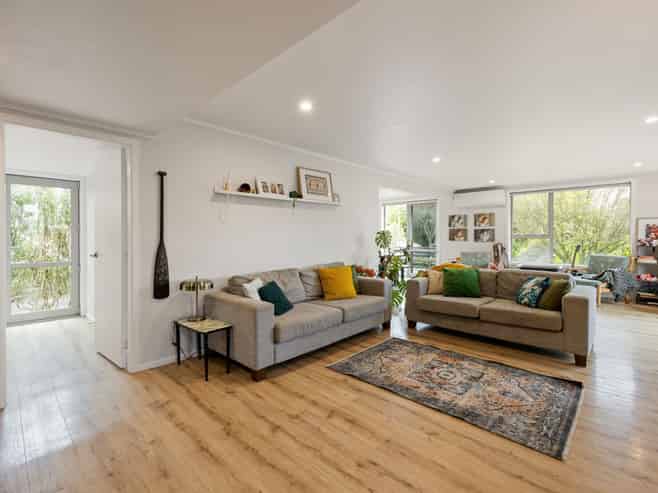 31 Sunnyhills Avenue, Glenview