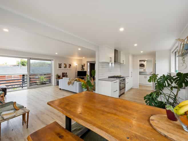 31 Sunnyhills Avenue, Glenview