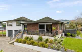 31 Sunnyhills Avenue, Glenview