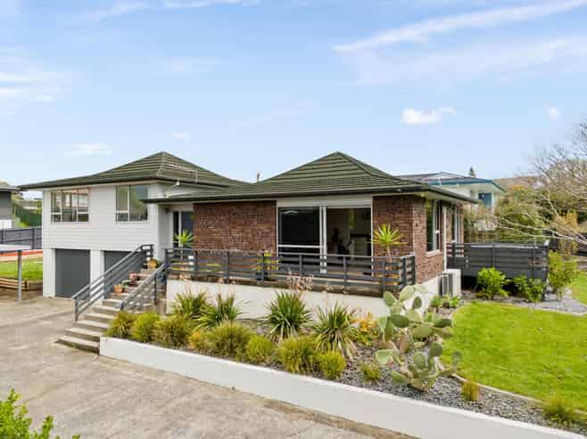 31 Sunnyhills Avenue, Glenview