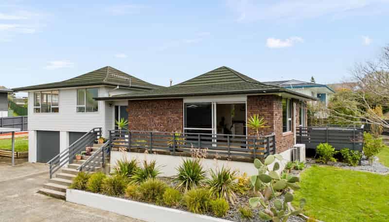 31 Sunnyhills Avenue, Glenview