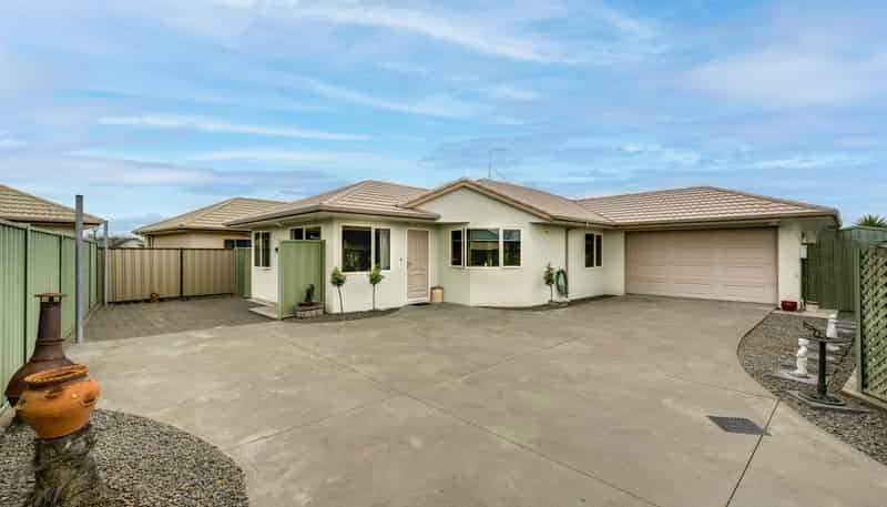 5a Queens Walk, Taradale