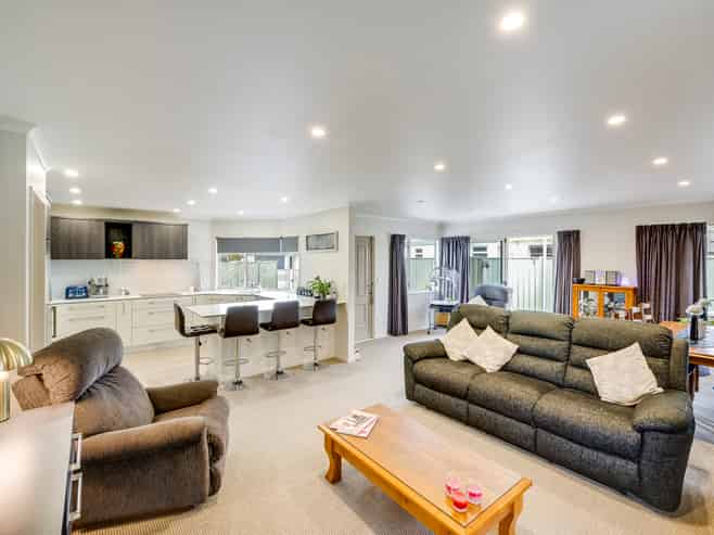 5a Queens Walk, Taradale