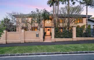 2 Sharpe Road, Epsom
