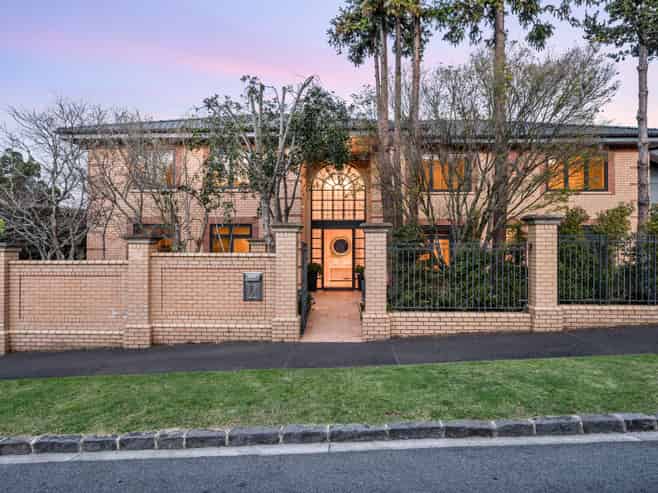 2 Sharpe Road, Epsom