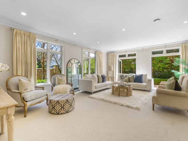 2 Sharpe Road, Epsom