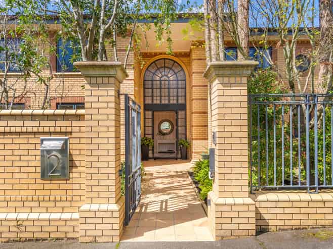 2 Sharpe Road, Epsom