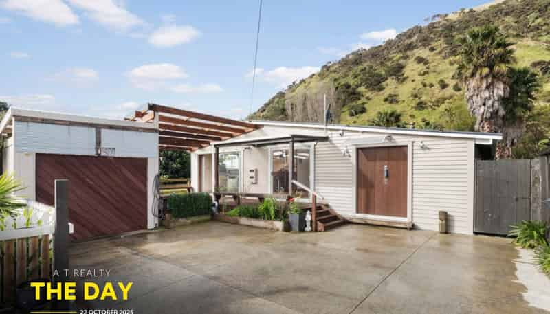 7 Maraetai Place, Port Waikato