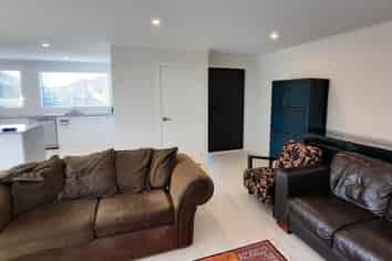 5 OMAHURU ROAD, Glenbrook