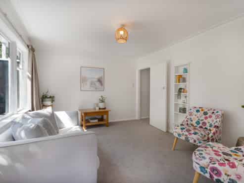 1/1 Karamu Street, Eastbourne