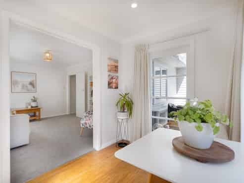 1/1 Karamu Street, Eastbourne