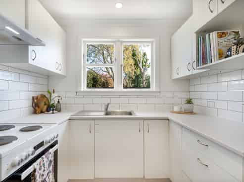 1/1 Karamu Street, Eastbourne