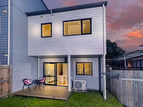 7/7 South Pacific Place, Henderson