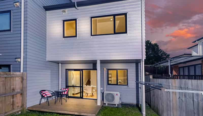 7/7 South Pacific Place, Henderson