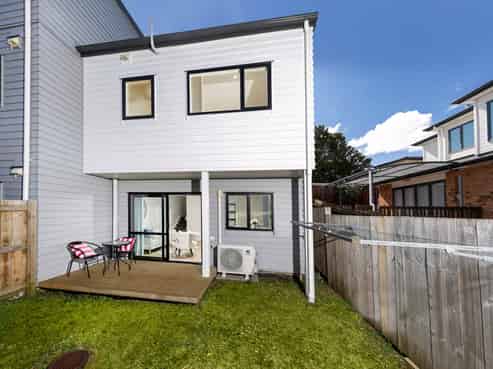 7/7 South Pacific Place, Henderson