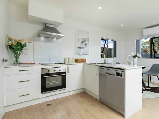 7/7 South Pacific Place, Henderson