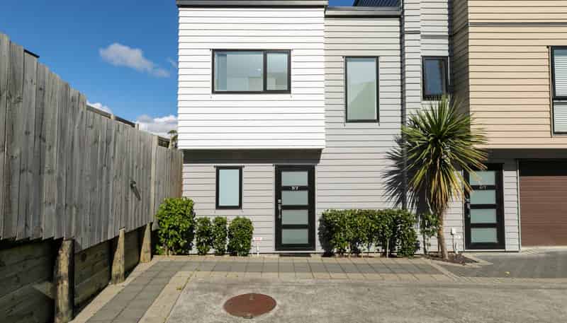 7/7 South Pacific Place, Henderson