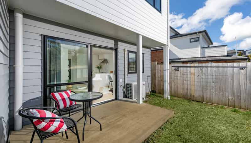 7/7 South Pacific Place, Henderson