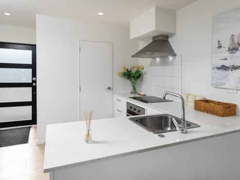 7/7 South Pacific Place, Henderson