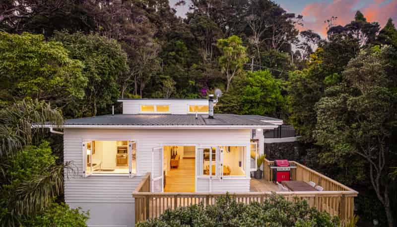 64 Kopiko Road, Titirangi