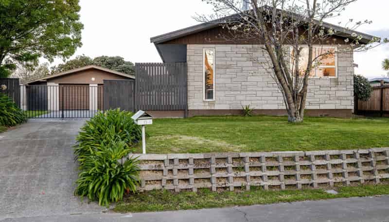 15 Kaimanawa Street, Kelvin Grove