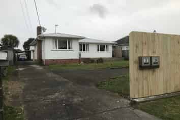 20 Stokes Avenue, Te Atatu Peninsula