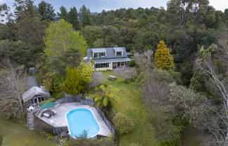 1604 Takaka-Collingwood, Parapara