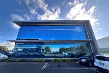 Airport Oaks Office Opportunity