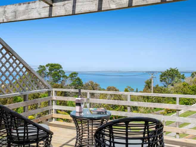 51 Roberts Road, Matakatia