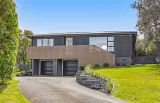 18 Albatross Road, Red Beach